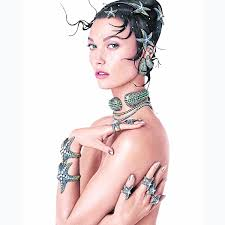 Glamour Unveiled: The Art of Sensuality